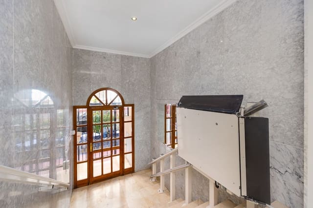 1 quarto Apartamento para venda em Avenida Habaneras - Curva de Palangre, Torrevieja com piscina - 99 990 € (Ref: 9780180)