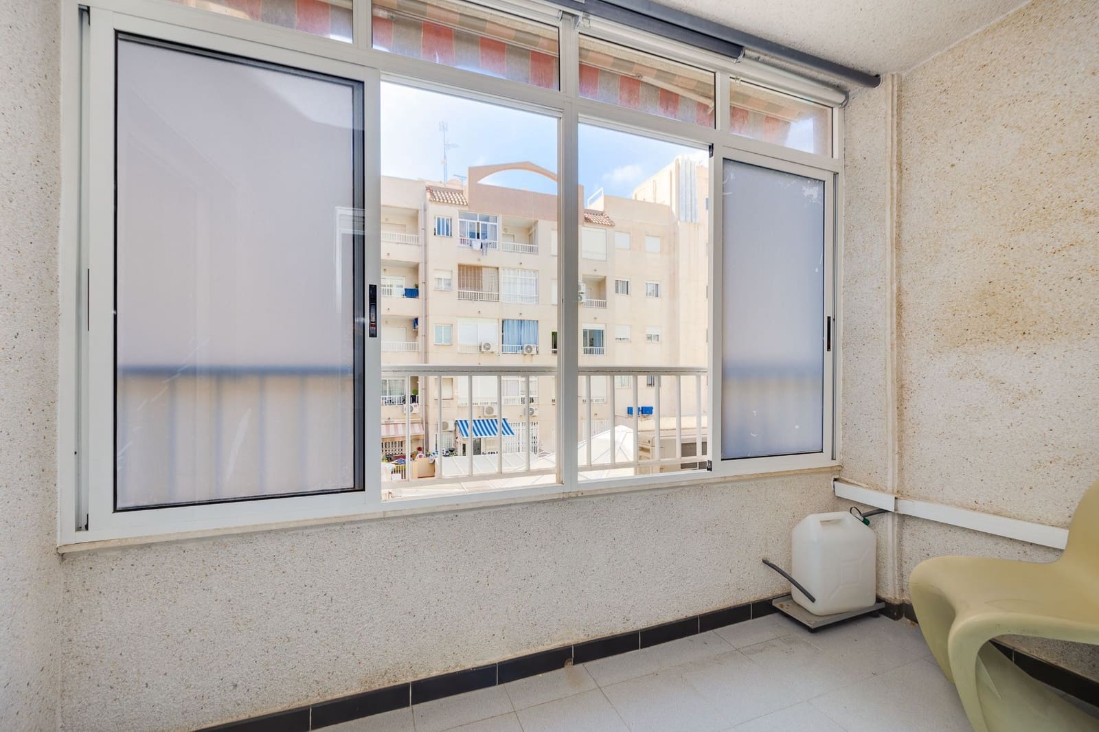 1 chambre Appartement à vendre à Torrevieja avec piscine - 99 990 € (Ref: 9780180)