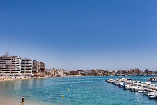 1 sovrum Lägenhet till salu i Torrevieja med pool - 109 500 € (Ref: 9780181)
