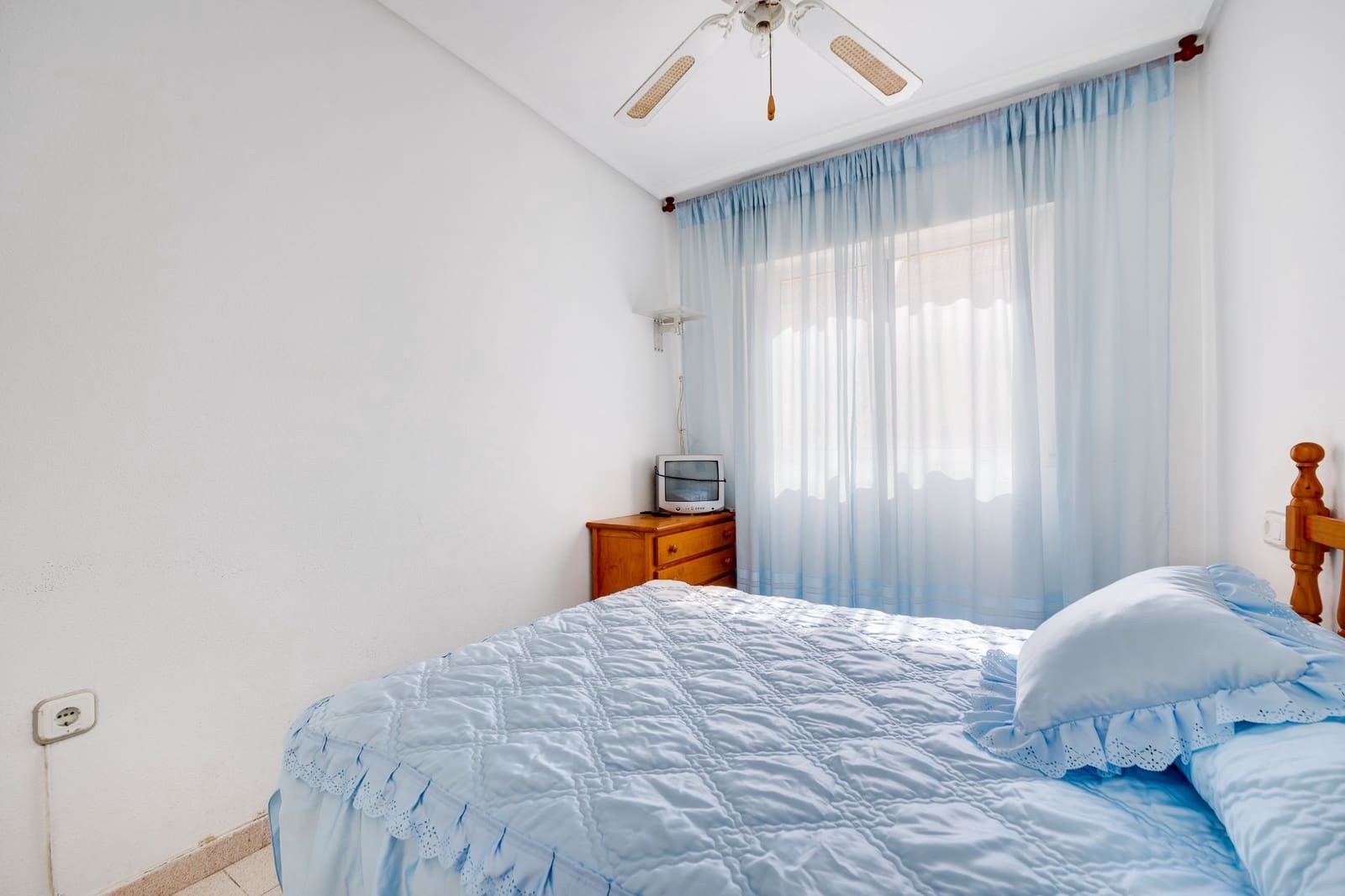1 sovrum Lägenhet till salu i Torrevieja med pool - 109 500 € (Ref: 9780181)
