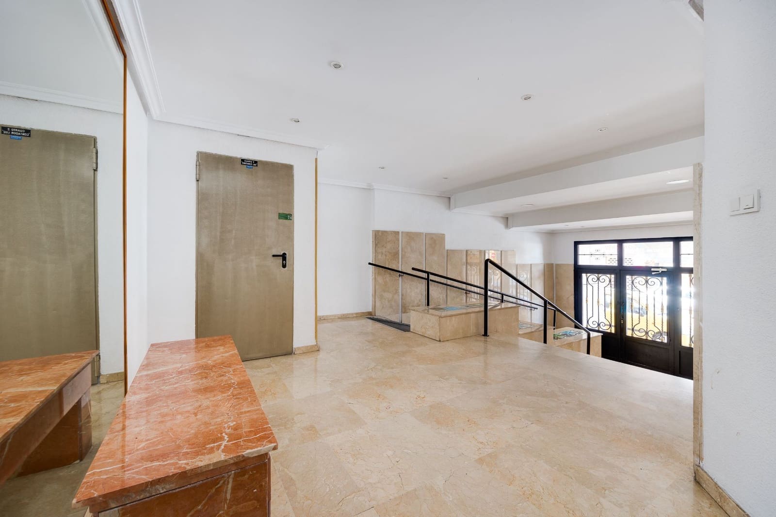 1 sovrum Lägenhet till salu i Torrevieja med pool - 109 500 € (Ref: 9780181)