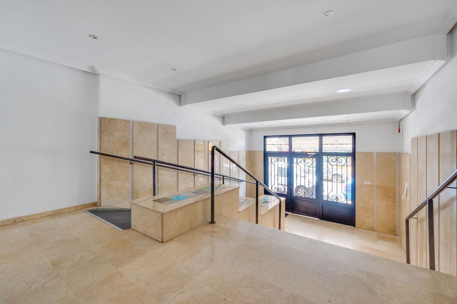 1 sovrum Lägenhet till salu i Torrevieja med pool - 109 500 € (Ref: 9780181)