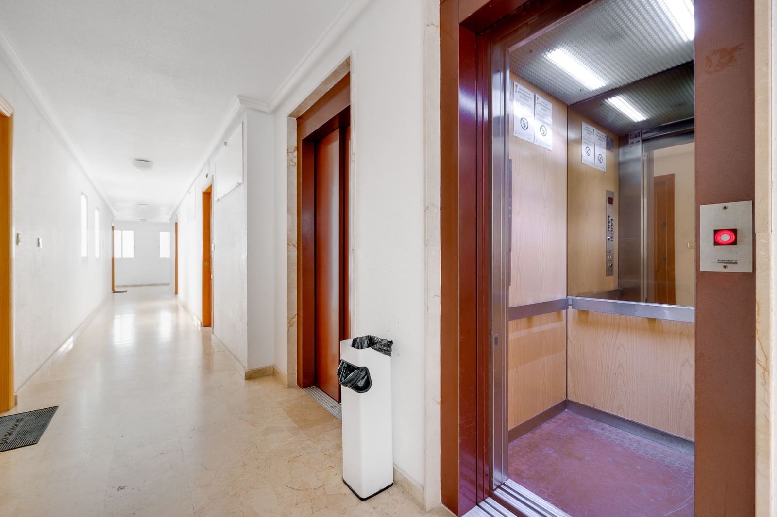 1 sovrum Lägenhet till salu i Torrevieja med pool - 109 500 € (Ref: 9780181)