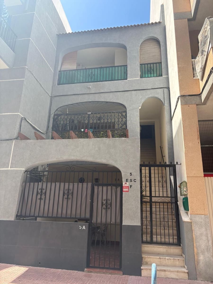 3 chambre Penthouse à vendre à Torrevieja - 149 000 € (Ref: 9803986)