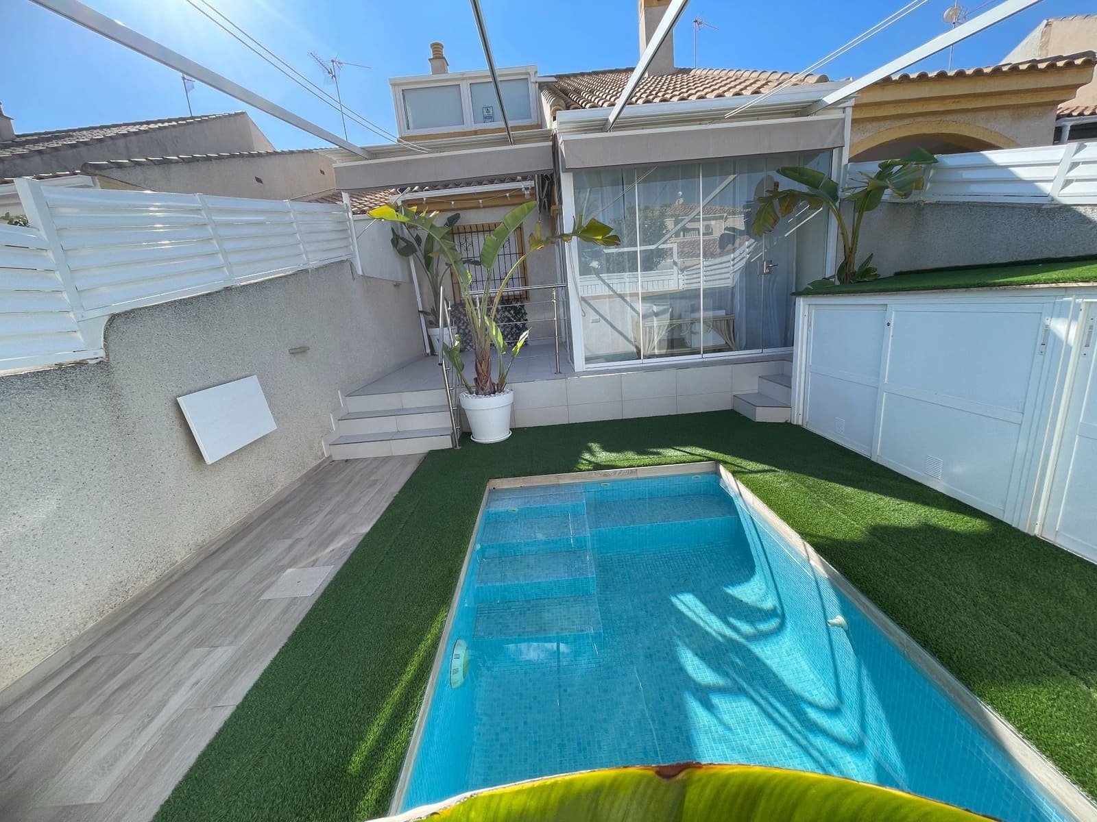 3 bedroom Townhouse for sale in Torre de la Horadada with pool - € 399,000 (Ref: 9815646)