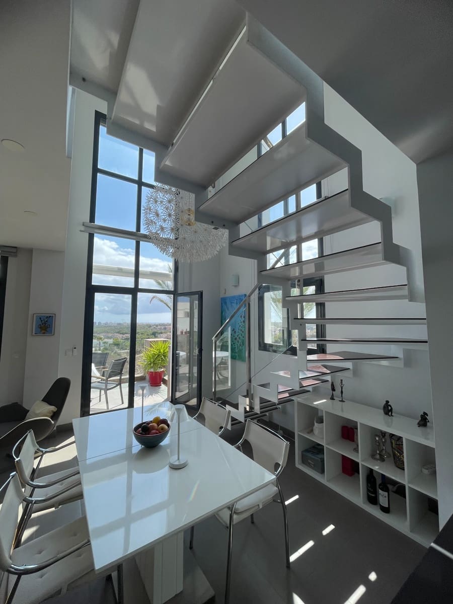 3 makuuhuone Kattohuoneisto myytävänä paikassa Orihuela Costa mukana uima-altaan - 385 000 € (Ref: 9815648)