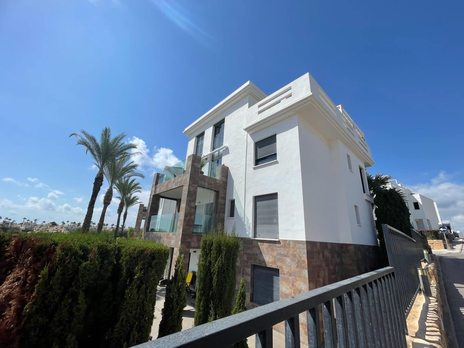 3 makuuhuone Kattohuoneisto myytävänä paikassa Orihuela Costa mukana uima-altaan - 385 000 € (Ref: 9815648)