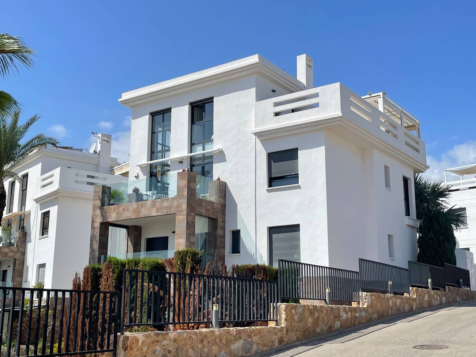 3 makuuhuone Kattohuoneisto myytävänä paikassa Orihuela Costa mukana uima-altaan - 385 000 € (Ref: 9815648)