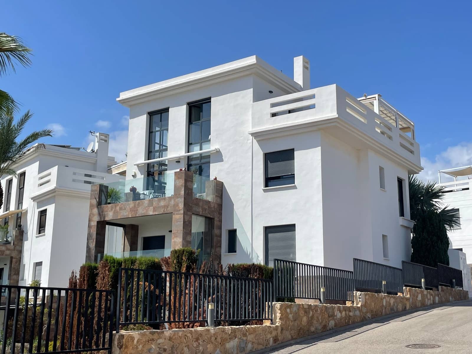 3 makuuhuone Kattohuoneisto myytävänä paikassa Orihuela Costa mukana uima-altaan - 385 000 € (Ref: 9815648)