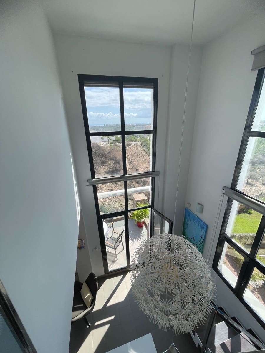 3 makuuhuone Kattohuoneisto myytävänä paikassa Orihuela Costa mukana uima-altaan - 385 000 € (Ref: 9815648)