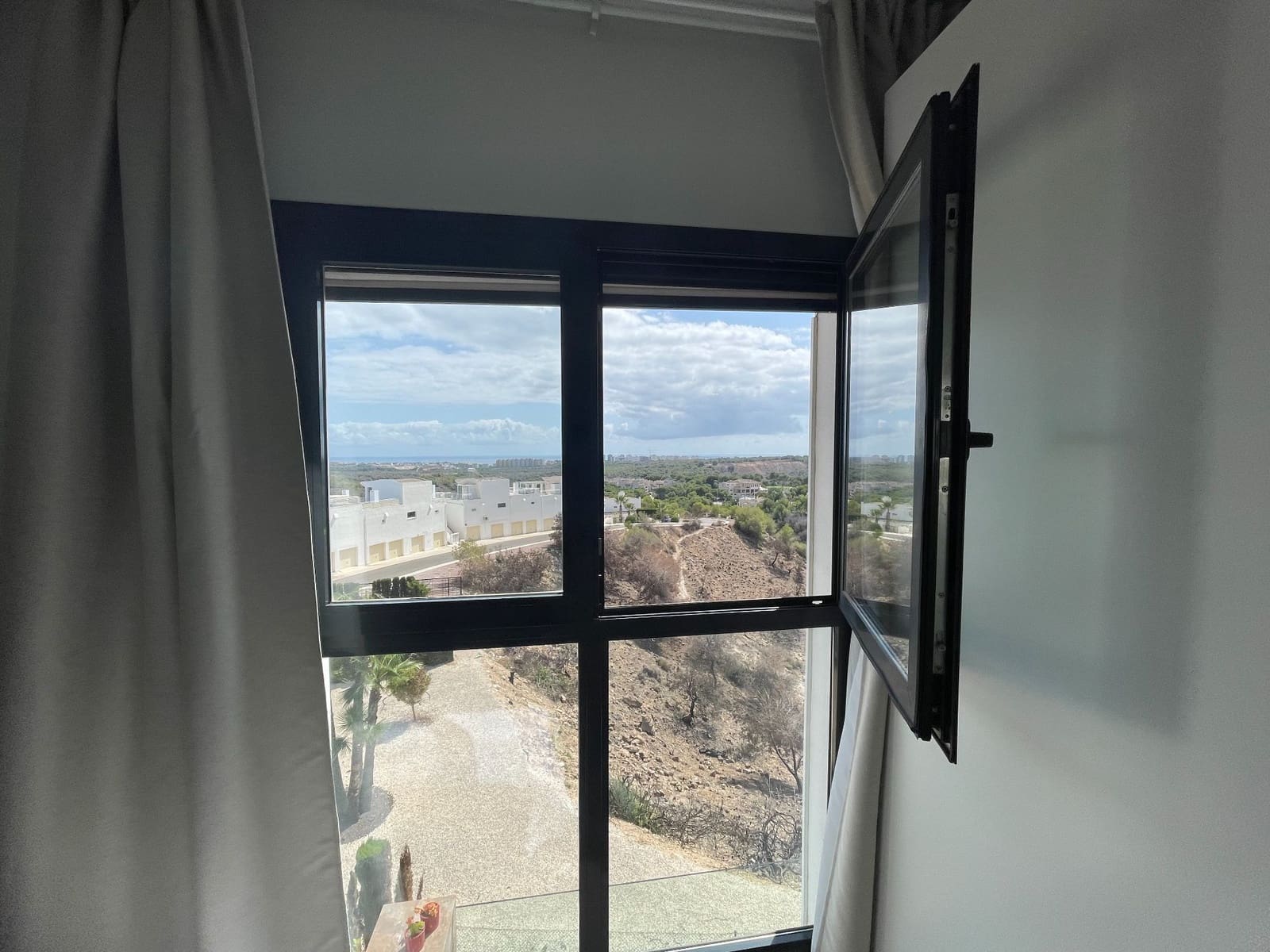 3 makuuhuone Kattohuoneisto myytävänä paikassa Orihuela Costa mukana uima-altaan - 385 000 € (Ref: 9815648)