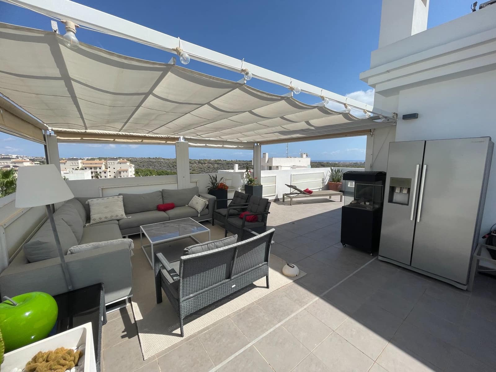 3 makuuhuone Kattohuoneisto myytävänä paikassa Orihuela Costa mukana uima-altaan - 385 000 € (Ref: 9815648)