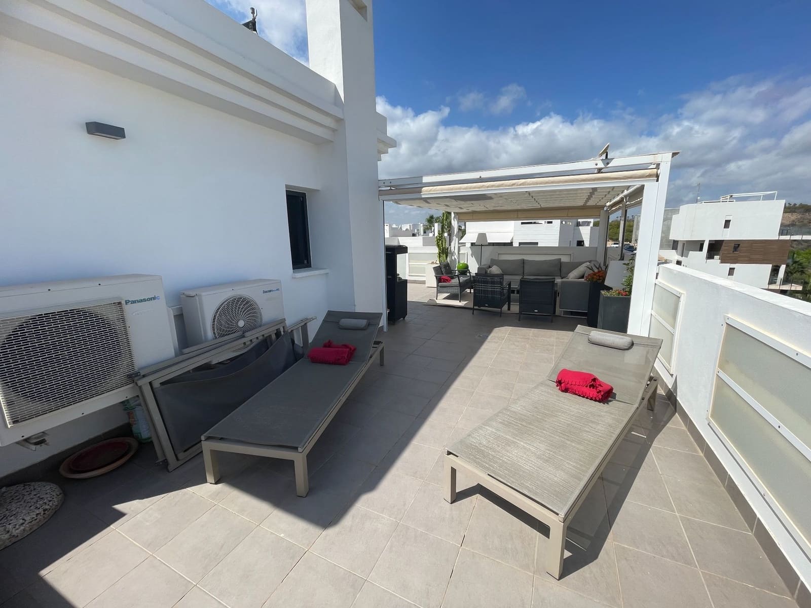 3 makuuhuone Kattohuoneisto myytävänä paikassa Orihuela Costa mukana uima-altaan - 385 000 € (Ref: 9815648)