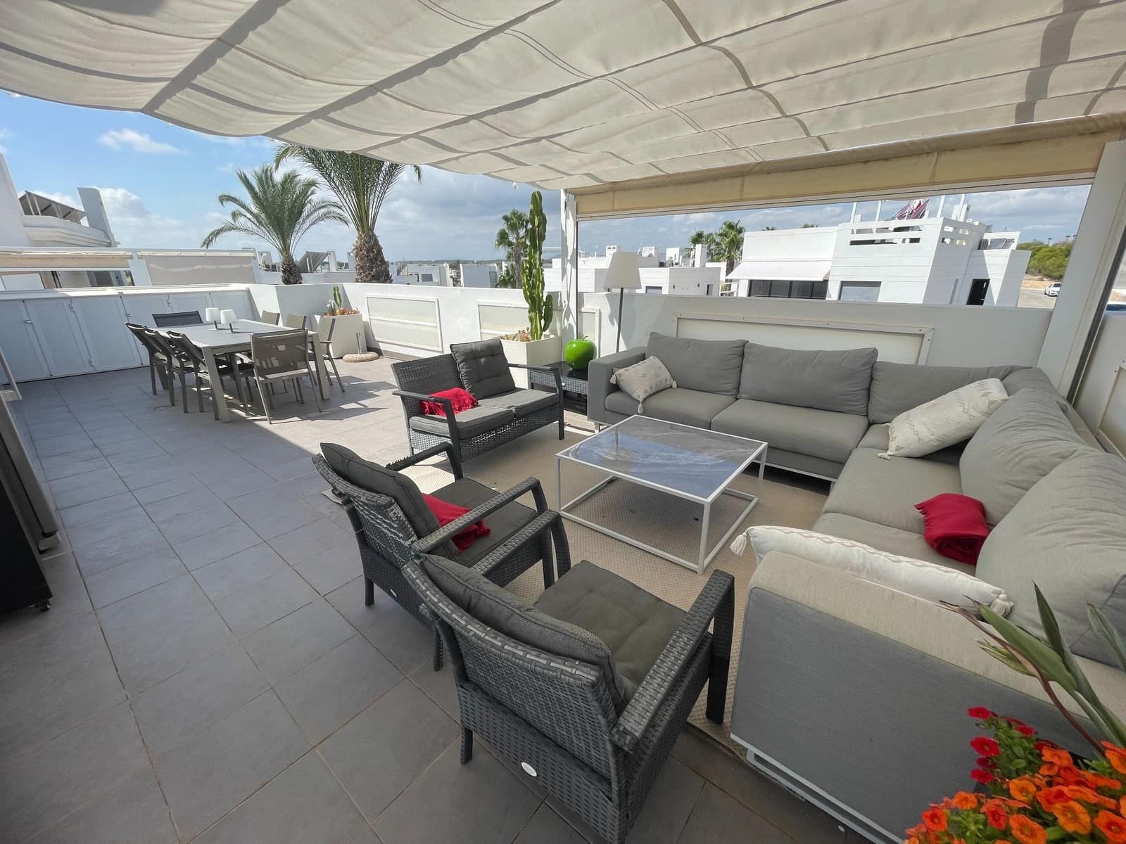 3 makuuhuone Kattohuoneisto myytävänä paikassa Orihuela Costa mukana uima-altaan - 385 000 € (Ref: 9815648)