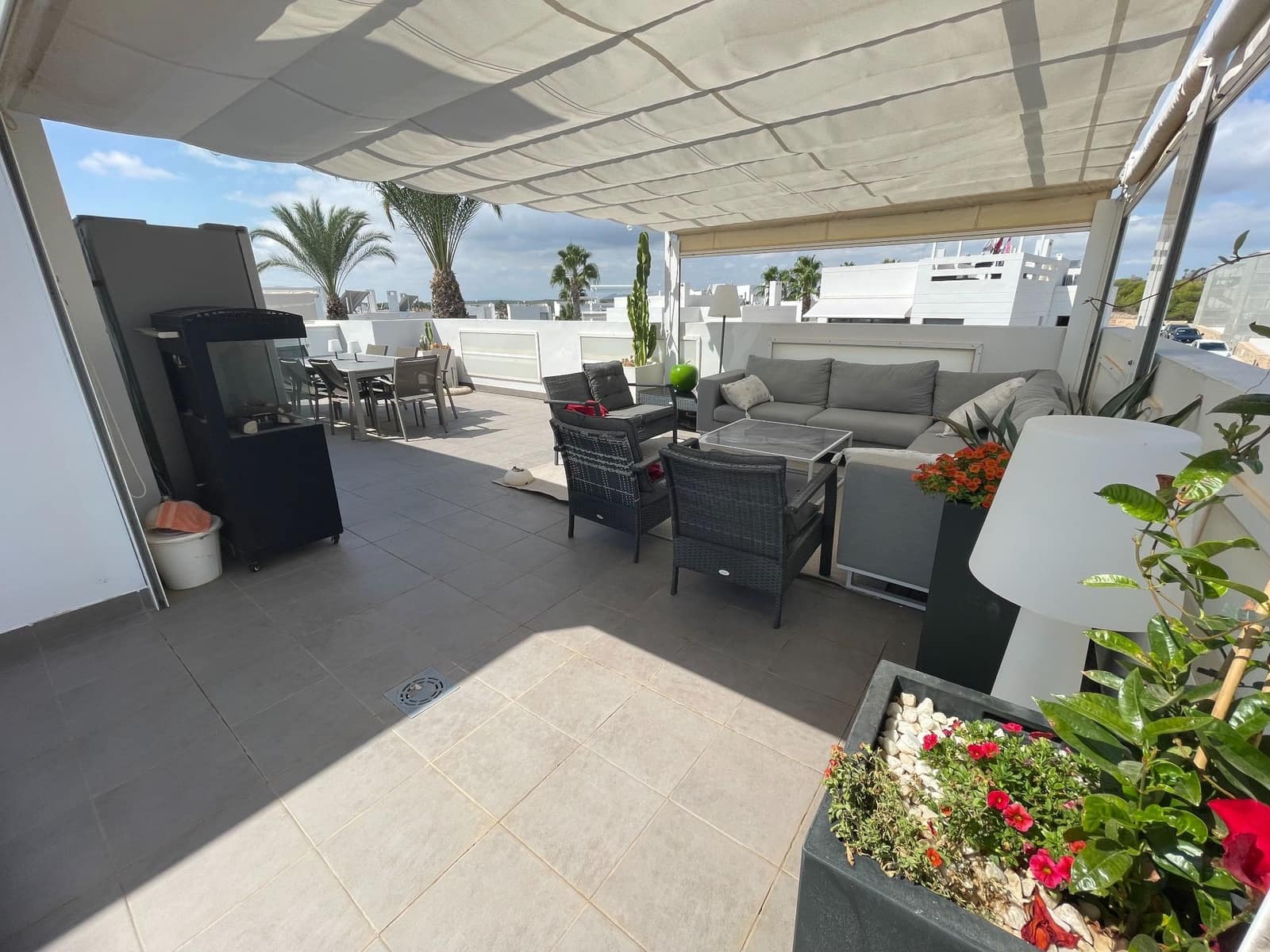 3 makuuhuone Kattohuoneisto myytävänä paikassa Orihuela Costa mukana uima-altaan - 385 000 € (Ref: 9815648)