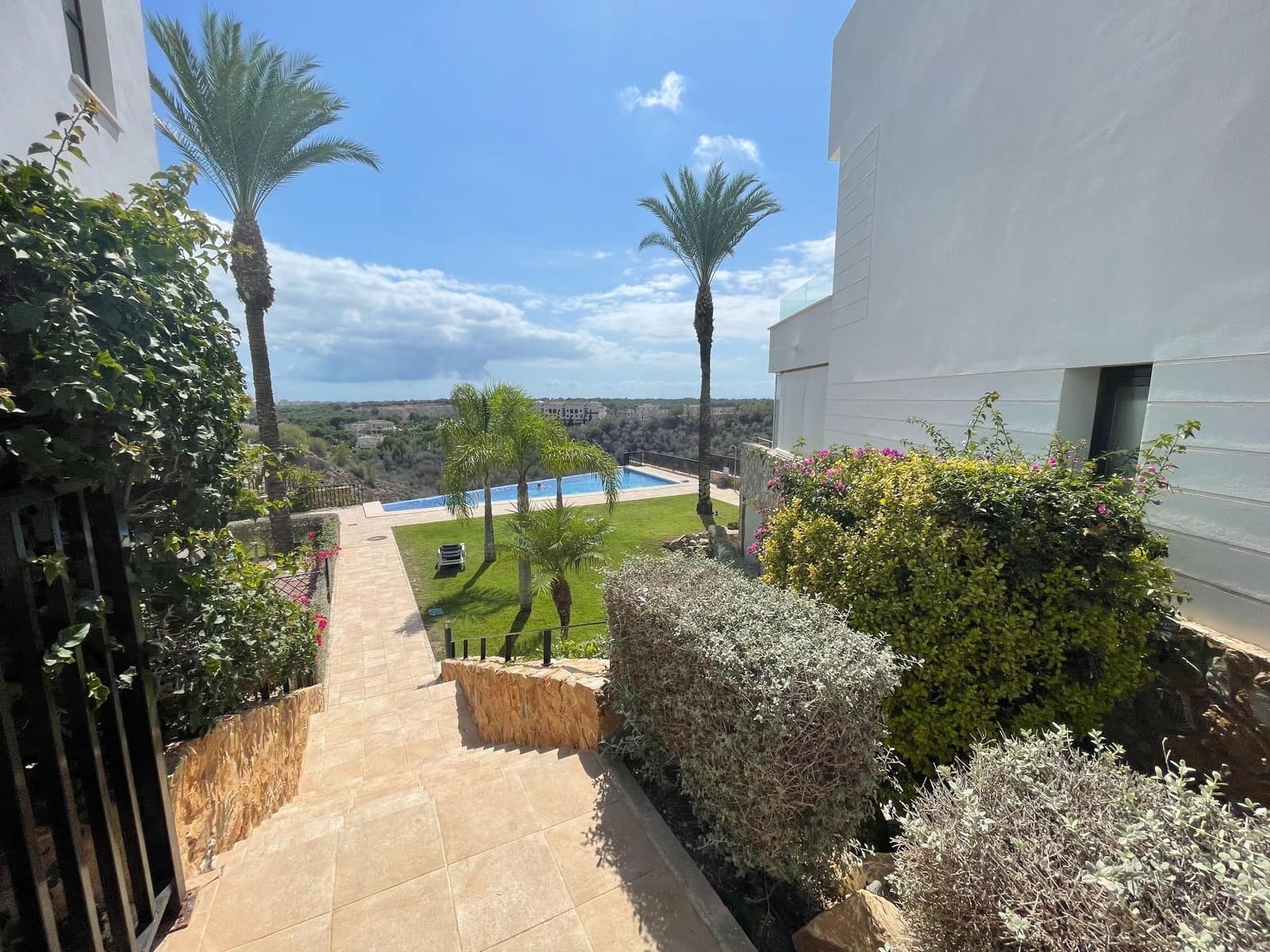 3 makuuhuone Kattohuoneisto myytävänä paikassa Orihuela Costa mukana uima-altaan - 385 000 € (Ref: 9815648)