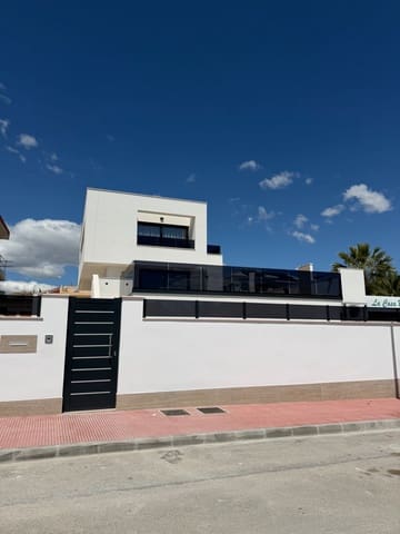 3 soveværelse Villa til salg i Ciudad Quesada, Rojales med swimmingpool garage - € 1.050.000 (Ref: 9819961)