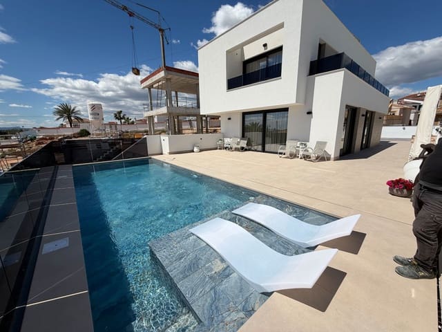 3 soveværelse Villa til salg i Ciudad Quesada, Rojales med swimmingpool garage - € 1.050.000 (Ref: 9819961)