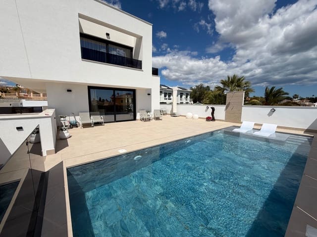 3 soveværelse Villa til salg i Ciudad Quesada, Rojales med swimmingpool garage - € 1.050.000 (Ref: 9819961)