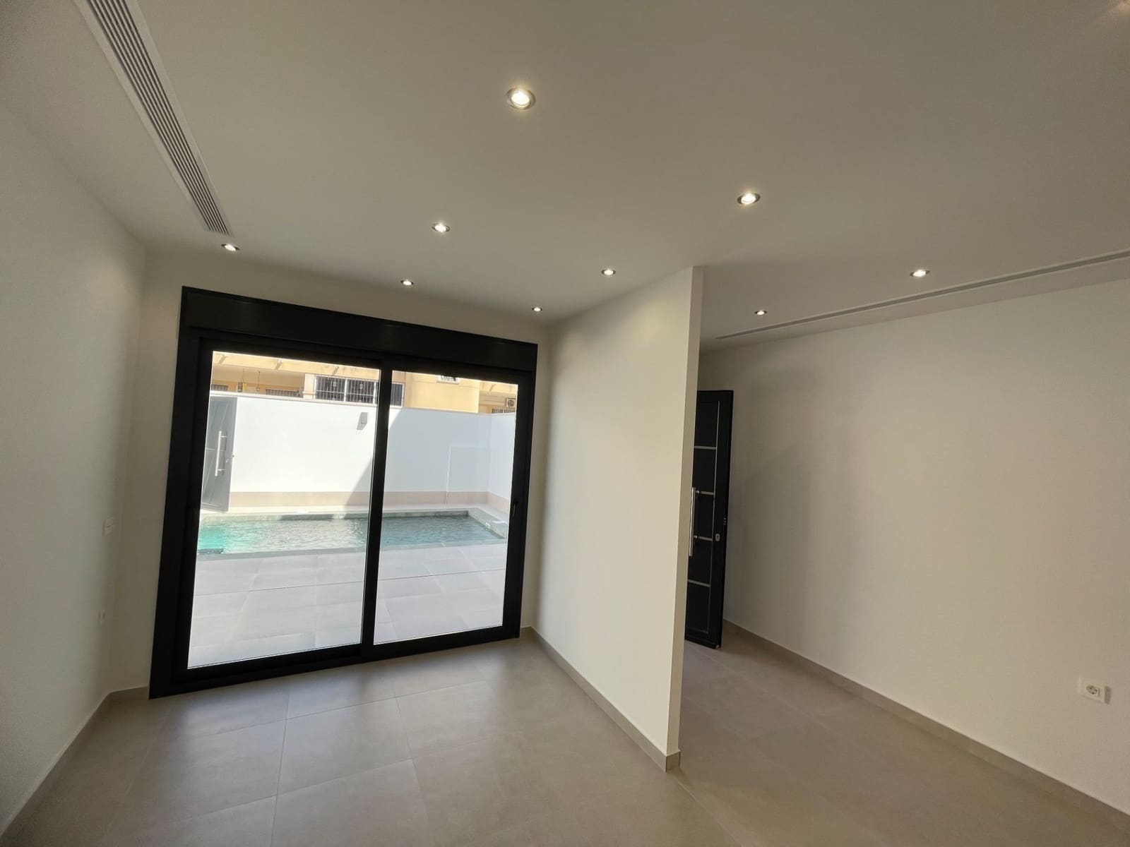 3 bedroom Villa for sale in Almoradi - € 359,900 (Ref: 9819962)