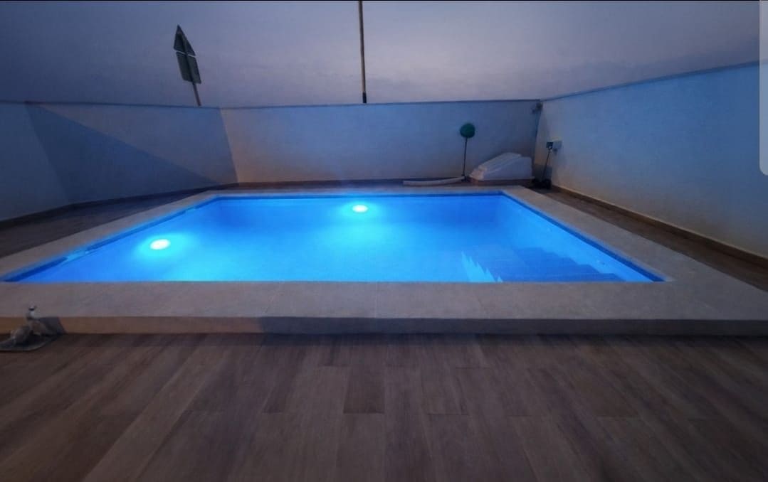 2 soverom Kjedet enebolig til salgs i Torrevieja med svømmebasseng - € 221 000 (Ref: 9828745)