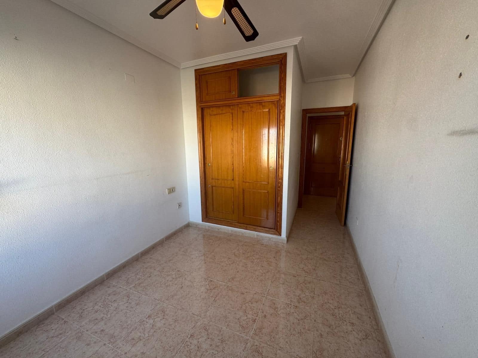 2 soveværelse Lejlighed til salg i Torrevieja med swimmingpool - € 159.000 (Ref: 9833333)