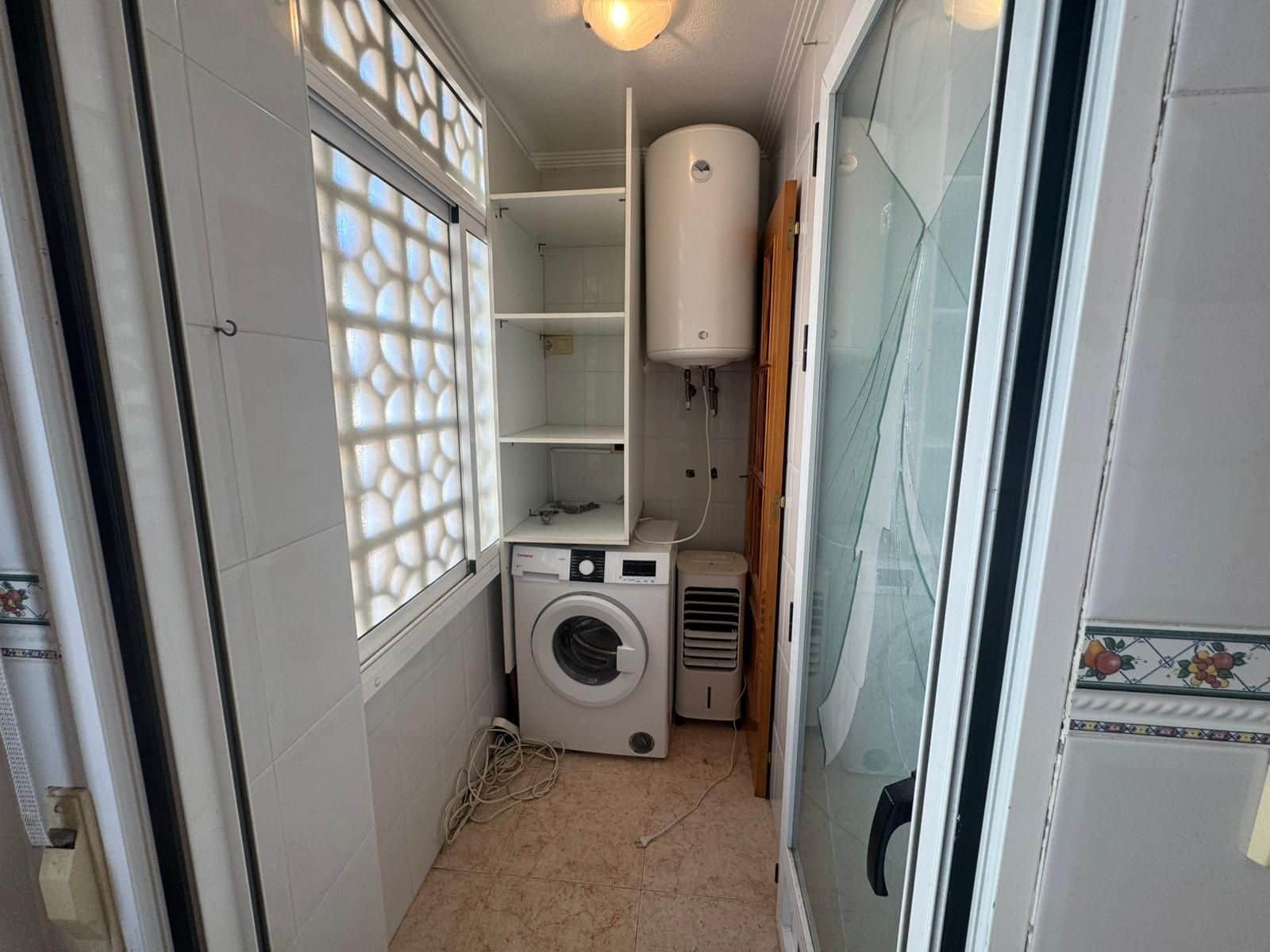 2 soveværelse Lejlighed til salg i Torrevieja med swimmingpool - € 159.000 (Ref: 9833333)