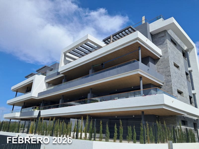 1 chambre Appartement à vendre à Torrevieja avec piscine - 260 000 € (Ref: 9835945)
