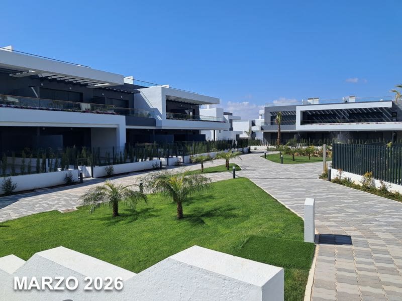 1 chambre Appartement à vendre à Torrevieja avec piscine - 260 000 € (Ref: 9835945)