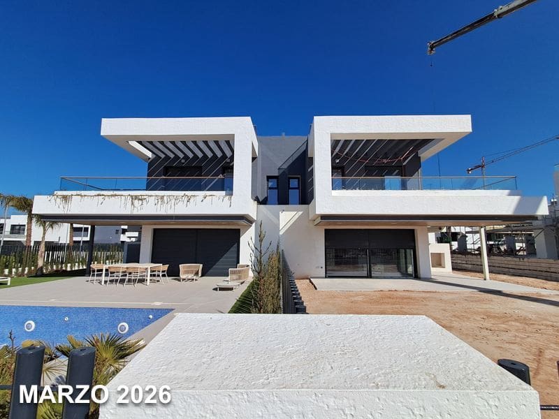 1 chambre Appartement à vendre à Torrevieja avec piscine - 260 000 € (Ref: 9835945)