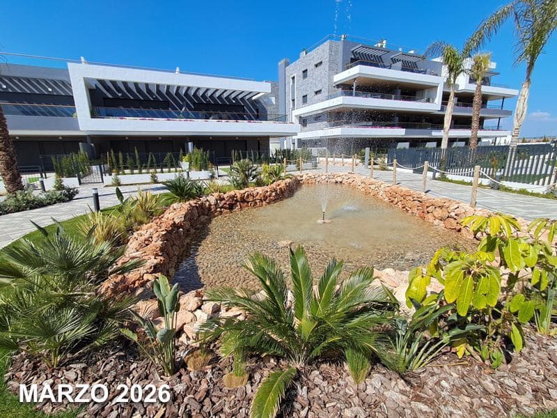 1 chambre Appartement à vendre à Torrevieja avec piscine - 260 000 € (Ref: 9835945)