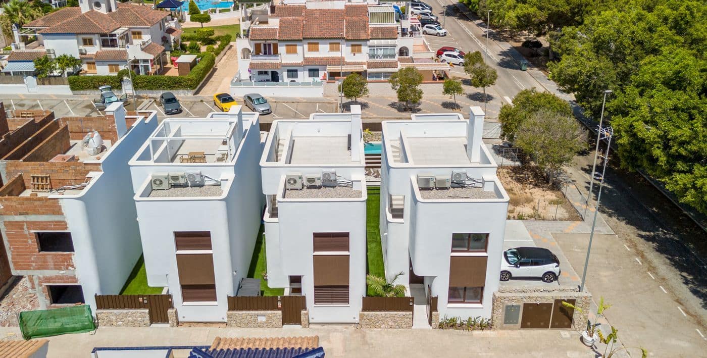 3 bedroom Villa for sale in Dehesa de Campoamor with pool garage - € 539,900 (Ref: 9845062)