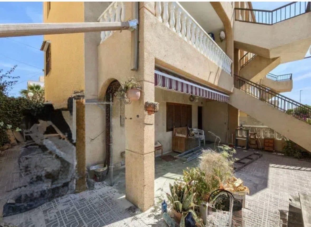 3 bedroom Apartment for sale in Torrevieja - € 169,000 (Ref: 9849065)