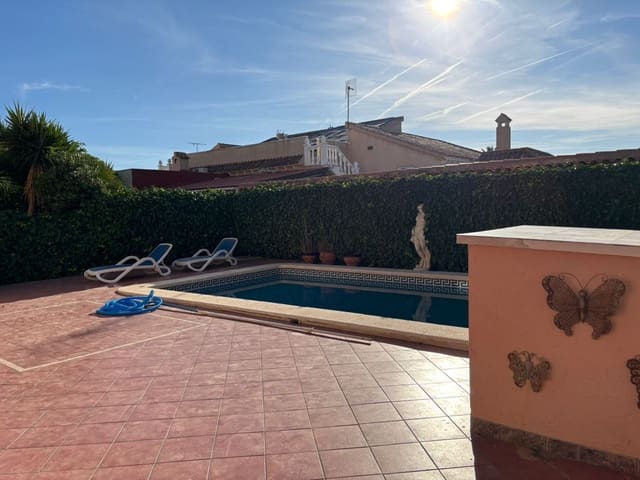 Pareado de 4 habitaciones en El Chaparral, Torrevieja en venta con piscina garaje - 390.000 € (Ref: 9868264)