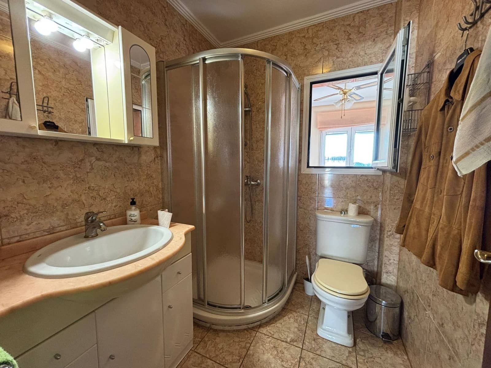 Pareado de 4 habitaciones en Torrevieja en venta con piscina garaje - 390.000 € (Ref: 9868264)