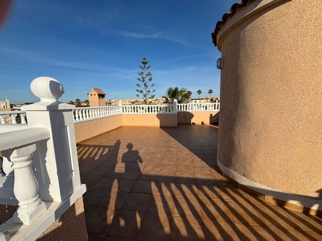 Pareado de 4 habitaciones en El Chaparral, Torrevieja en venta con piscina garaje - 390.000 € (Ref: 9868264)