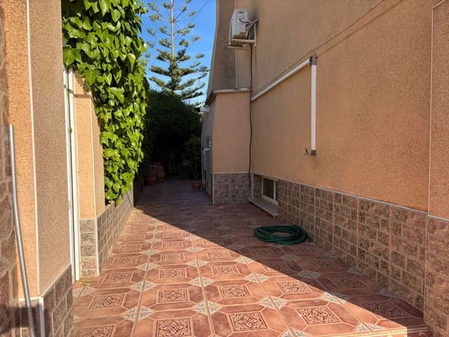 Pareado de 4 habitaciones en El Chaparral, Torrevieja en venta con piscina garaje - 390.000 € (Ref: 9868264)