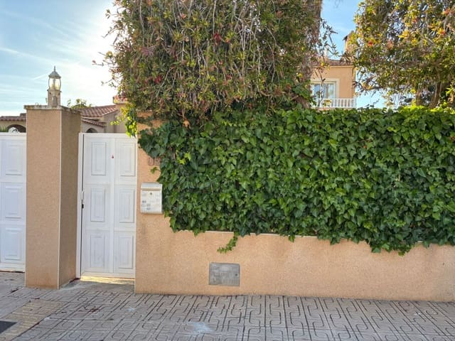 Pareado de 4 habitaciones en El Chaparral, Torrevieja en venta con piscina garaje - 390.000 € (Ref: 9868264)
