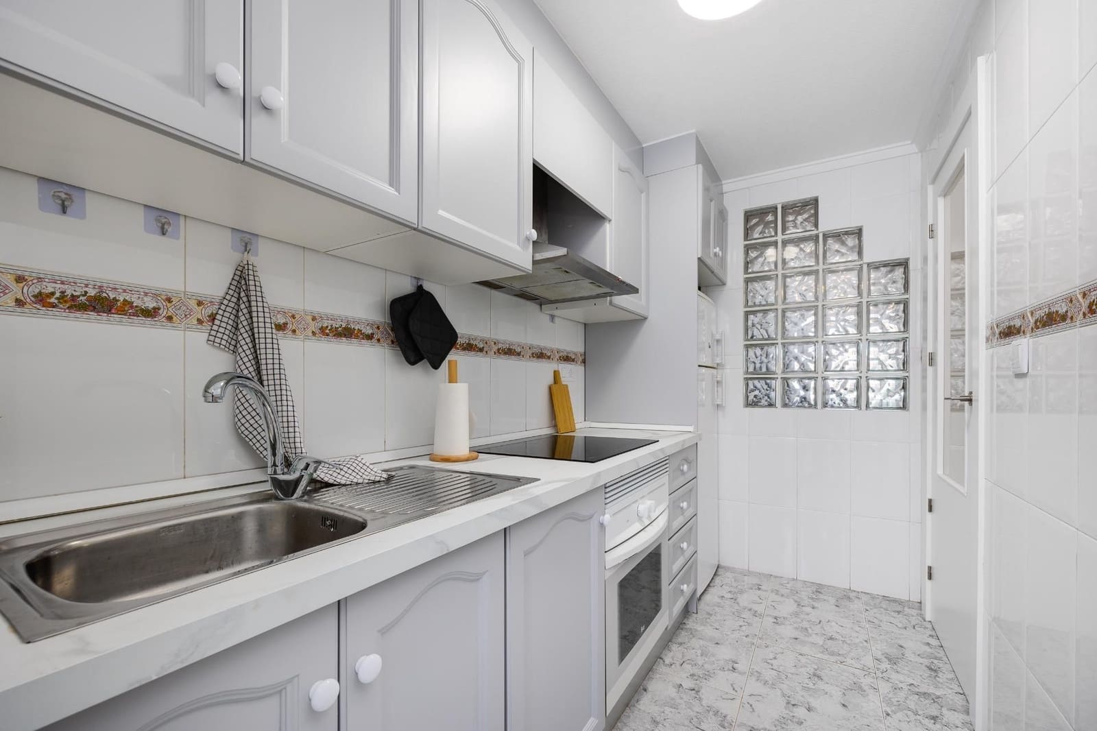2 soverom Leilighet til salgs i Torrevieja med svømmebasseng - € 138 470 (Ref: 9880633)