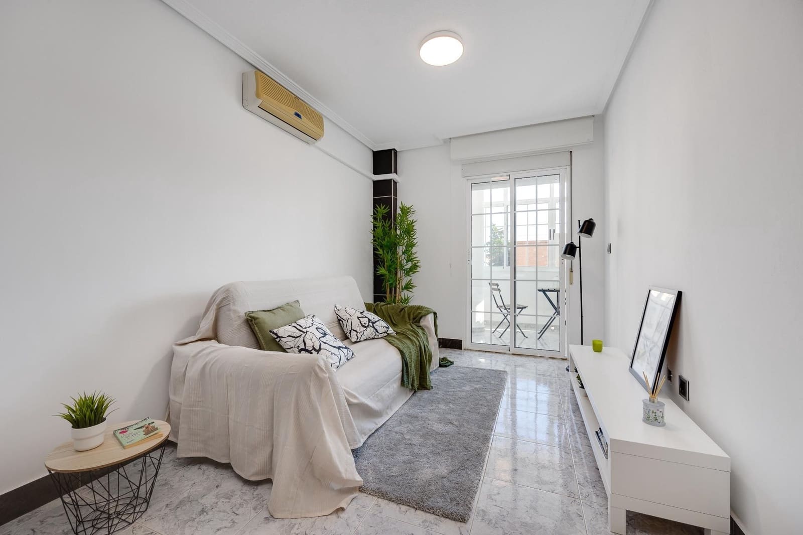 2 soverom Leilighet til salgs i Torrevieja med svømmebasseng - € 138 470 (Ref: 9880633)