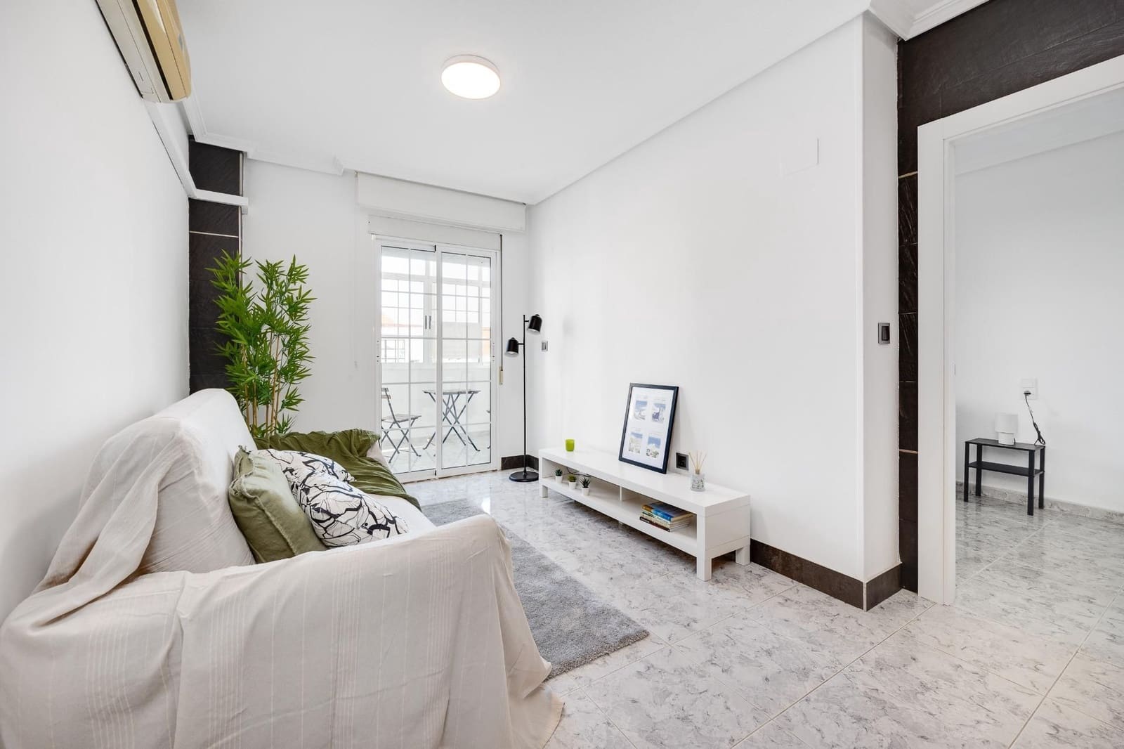 2 soverom Leilighet til salgs i Torrevieja med svømmebasseng - € 138 470 (Ref: 9880633)