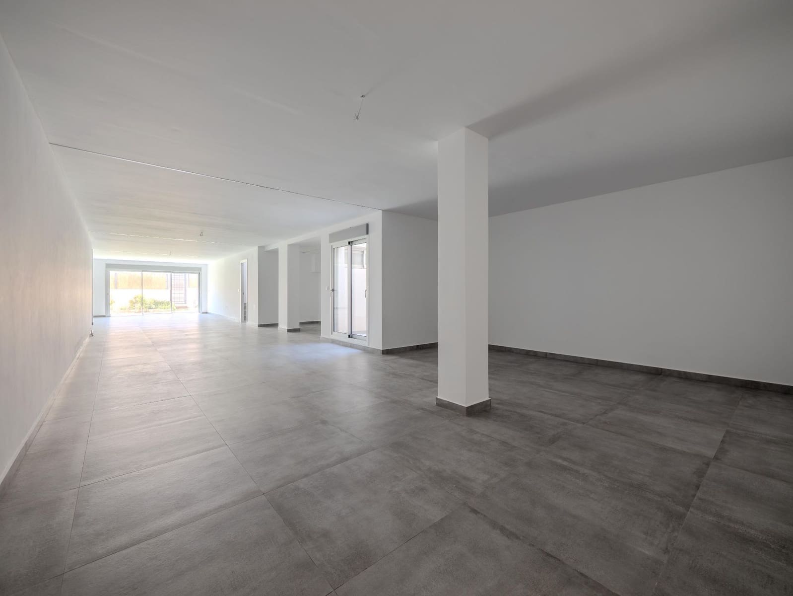 4 bedroom Villa for sale in Algorfa with pool garage - € 669,000 (Ref: 9896201)