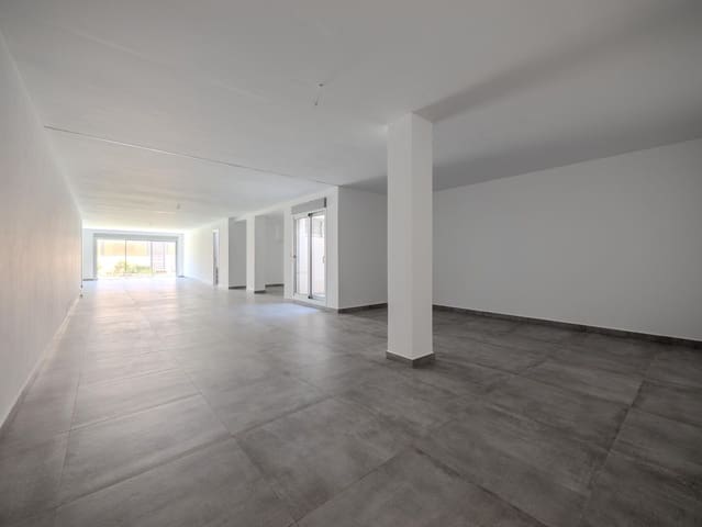 4 bedroom Villa for sale in Algorfa with pool garage - € 669,000 (Ref: 9896201)