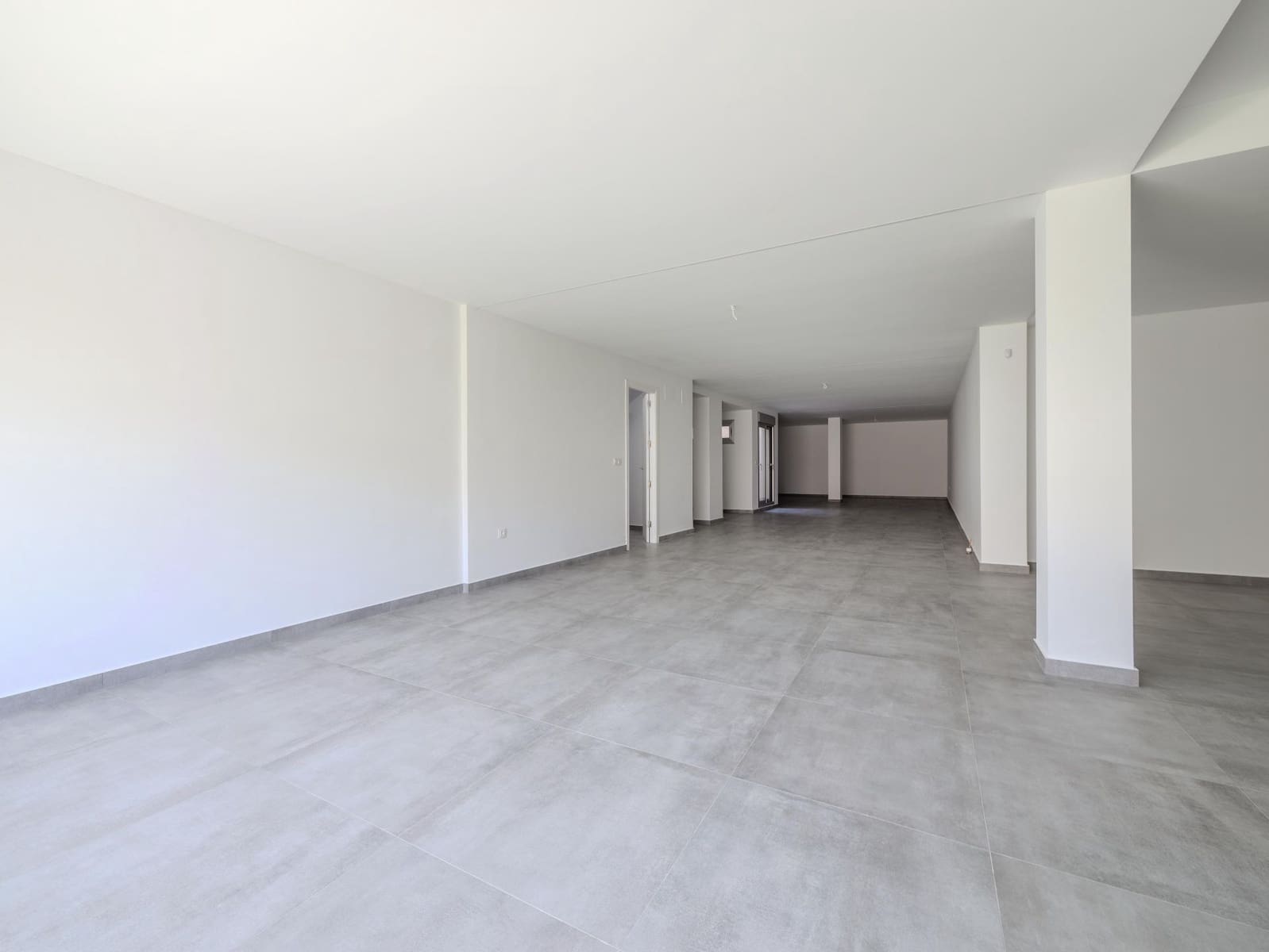 4 bedroom Villa for sale in Algorfa with pool garage - € 669,000 (Ref: 9896201)