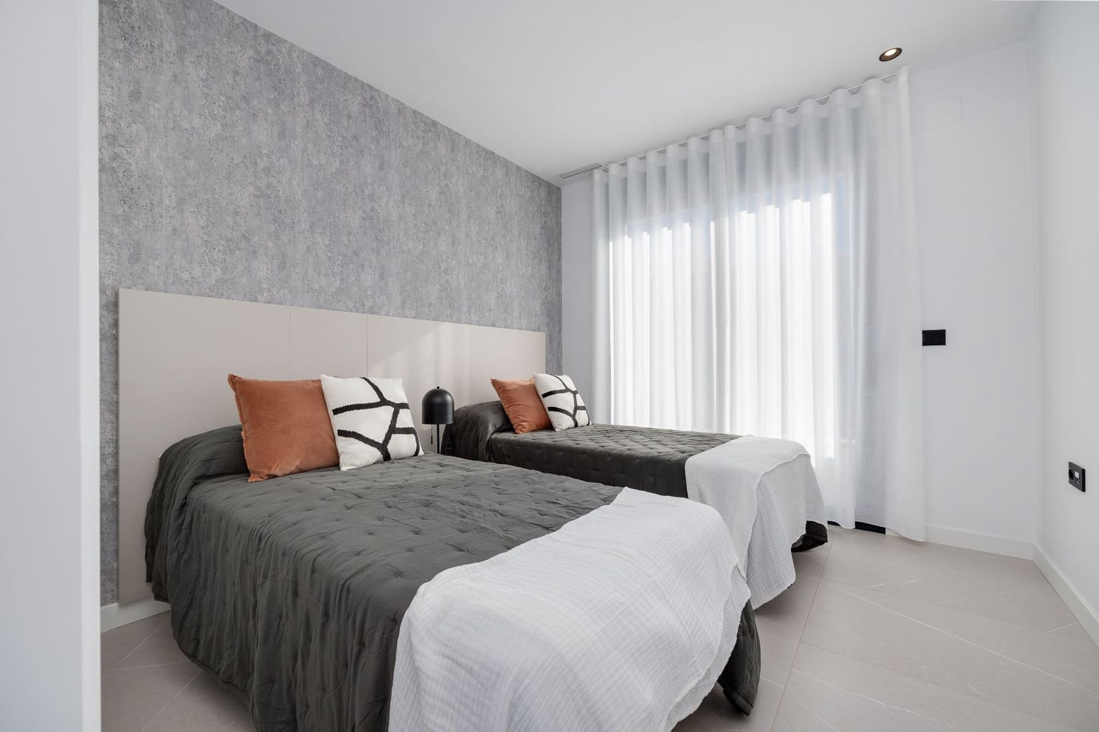 3 slaapkamer Villa te koop in Torrevieja met zwembad garage - € 585.000 (Ref: 9910073)