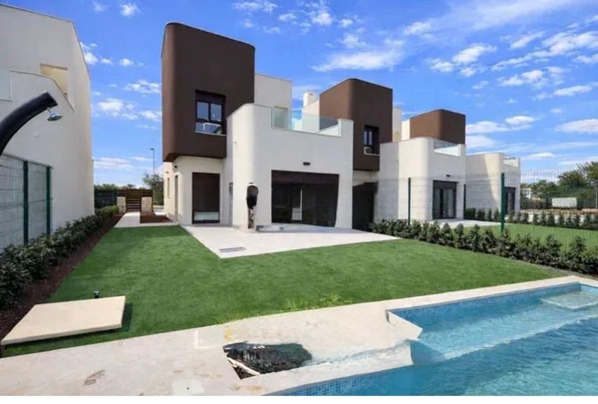 3 chambre Villa/Maison à vendre à Pilar de la Horadada avec piscine garage - 499 000 € (Ref: 9912625)