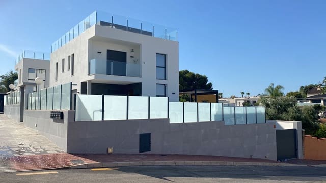 3 chambre Villa/Maison à vendre à Los Balcones - Los Altos, Torrevieja avec piscine garage - 629 000 € (Ref: 9924194)
