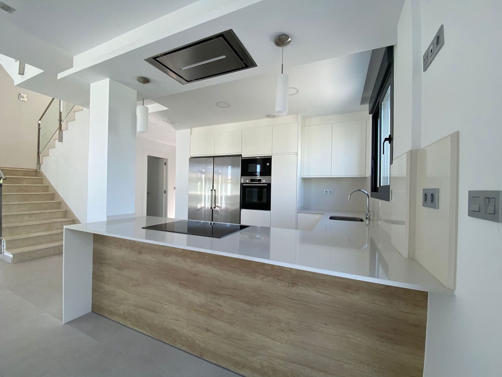 3 bedroom Villa for sale in Torrevieja with pool garage - € 629,000 (Ref: 9924194)