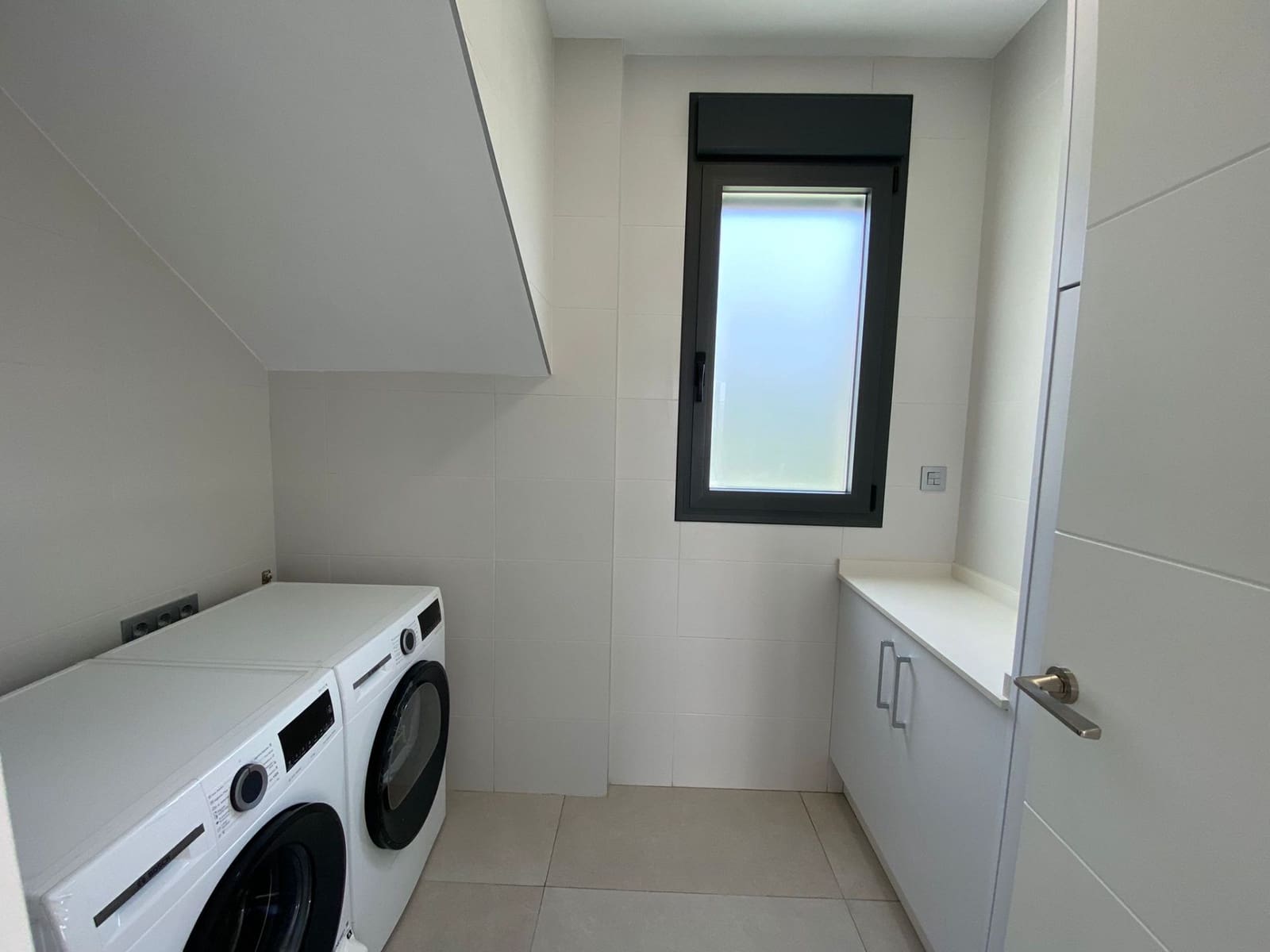 3 bedroom Villa for sale in Torrevieja with pool garage - € 629,000 (Ref: 9924194)