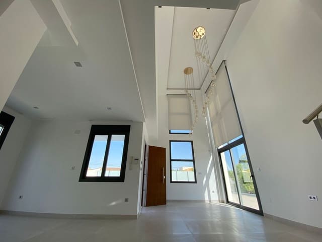 3 chambre Villa/Maison à vendre à Los Balcones - Los Altos, Torrevieja avec piscine garage - 629 000 € (Ref: 9924194)